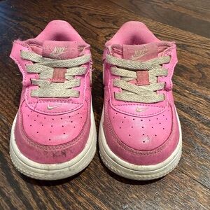 Nike Kids Pink Sneakers easy on